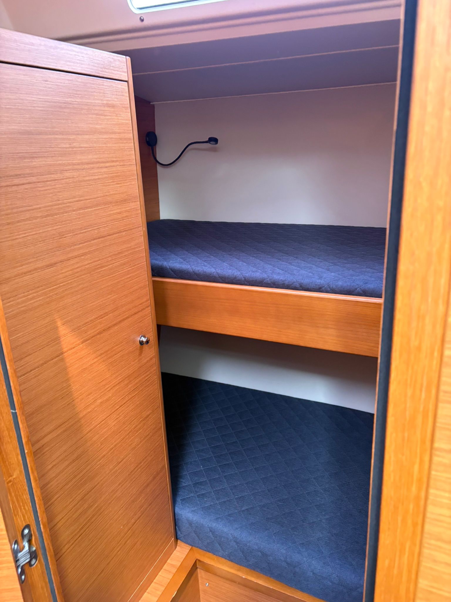 Dufour 470 - 4 + 1 cab. — photo 9