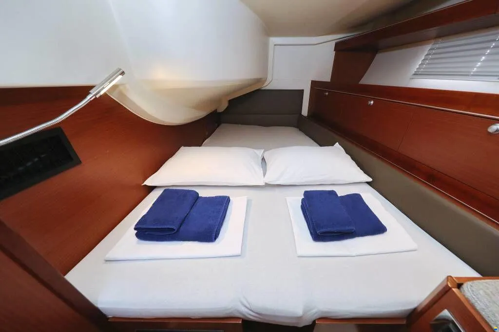 Hanse 575 - 5 + 1 cab. — photo 16