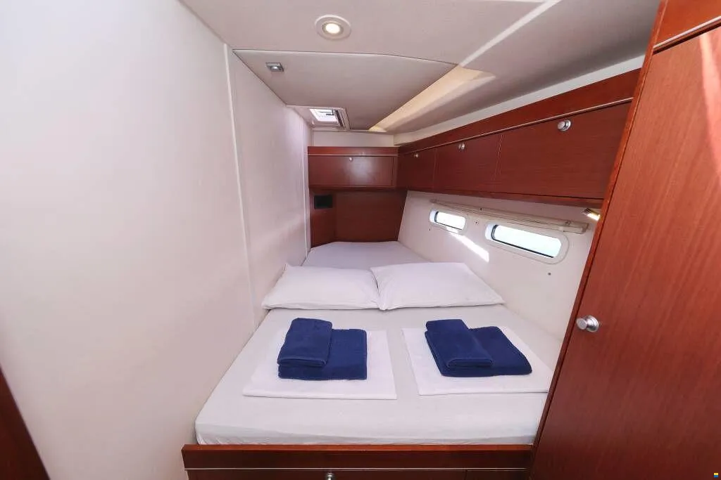 Hanse 575 - 5 + 1 cab. — photo 18