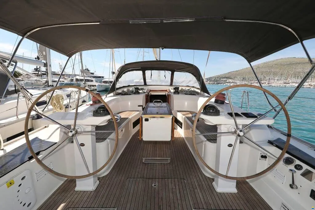 Bavaria Cruiser 50 — photo 8