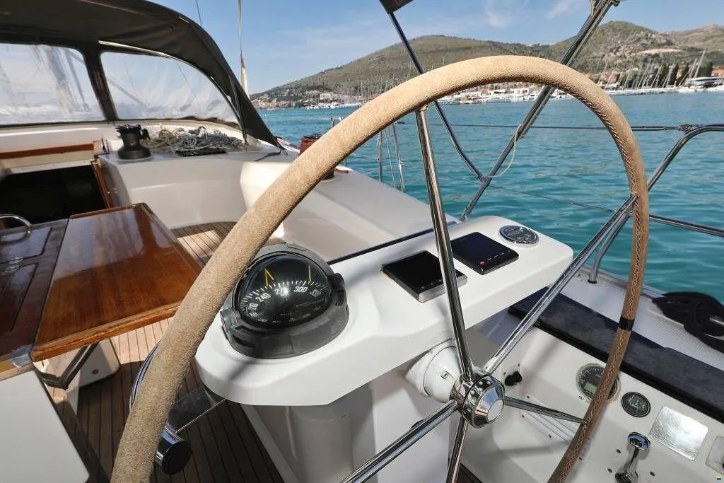 Bavaria Cruiser 50 — photo 10