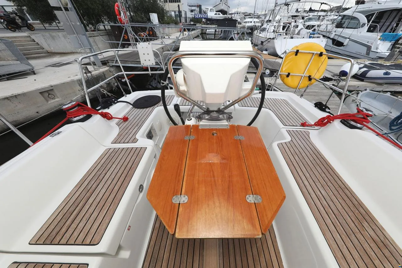 Oceanis 34 — photo 6