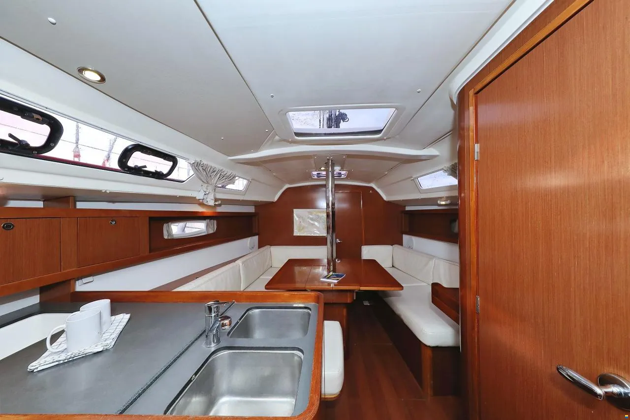 Oceanis 34 — photo 10
