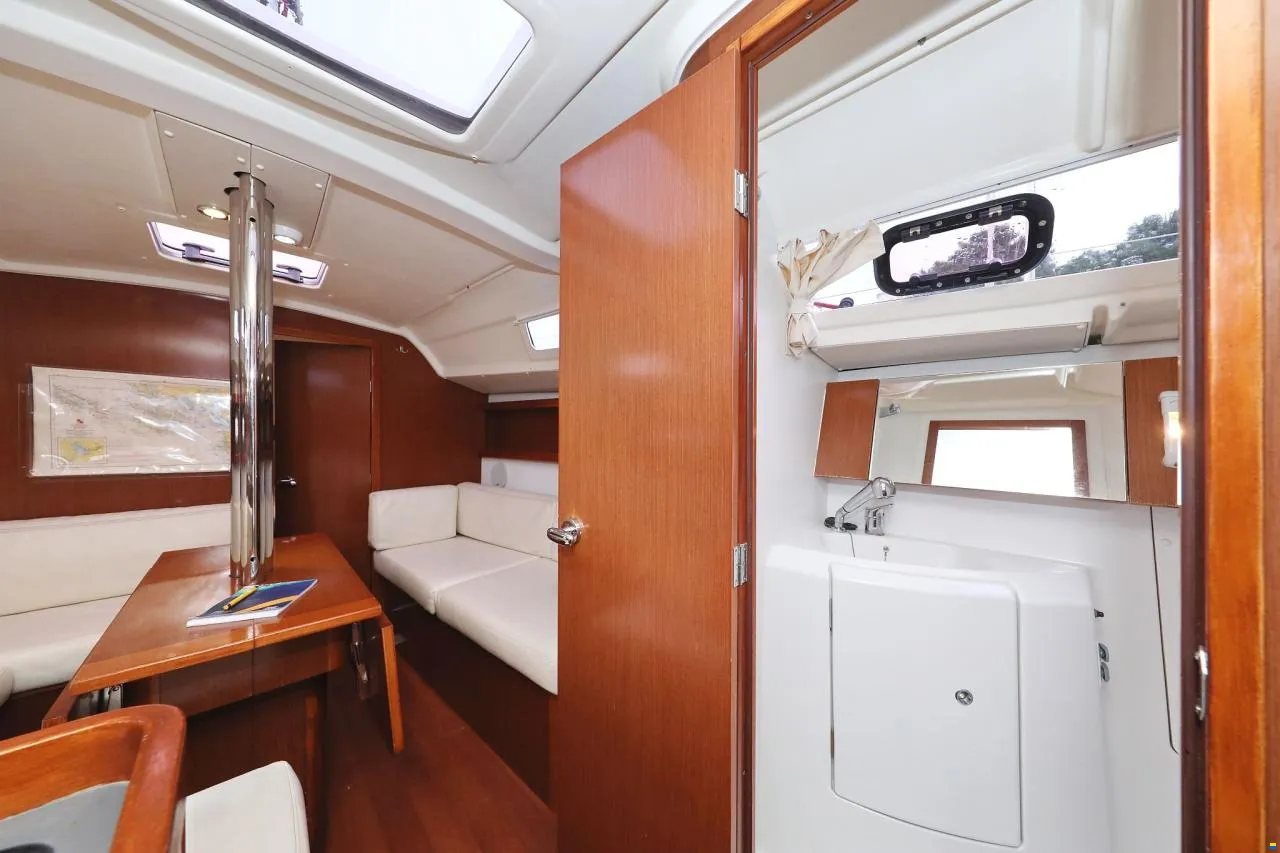 Oceanis 34 — photo 13