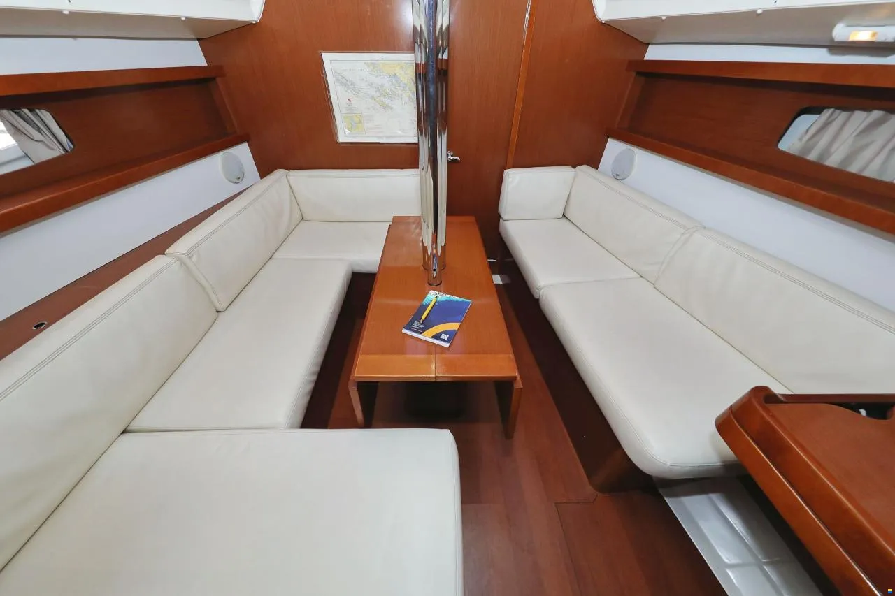 Oceanis 34 — photo 15