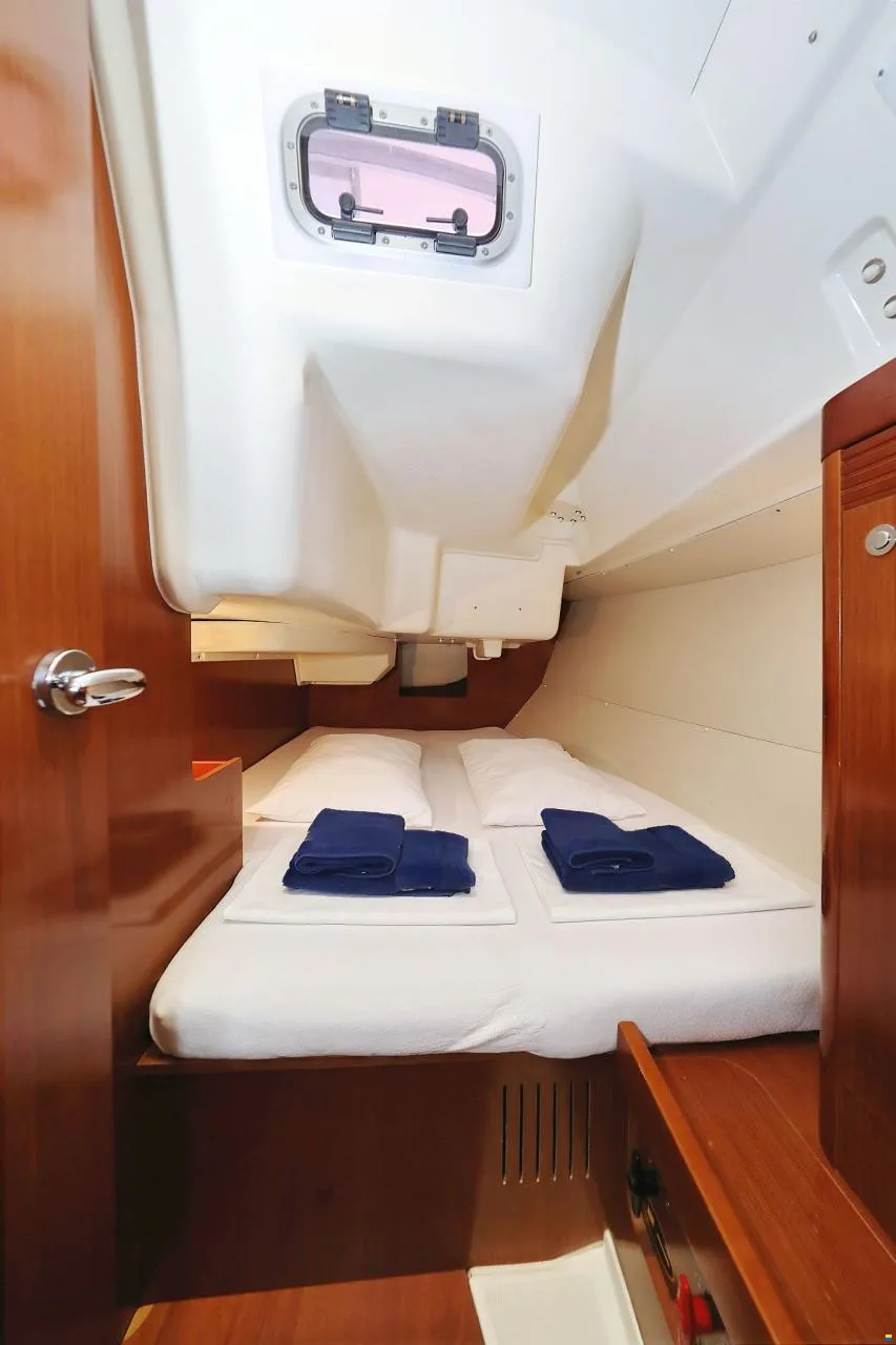 Oceanis 34 — photo 20