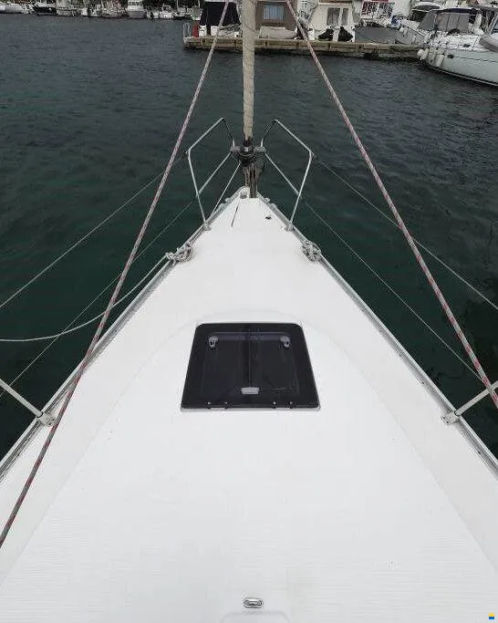 Bavaria Cruiser 32 — photo 7