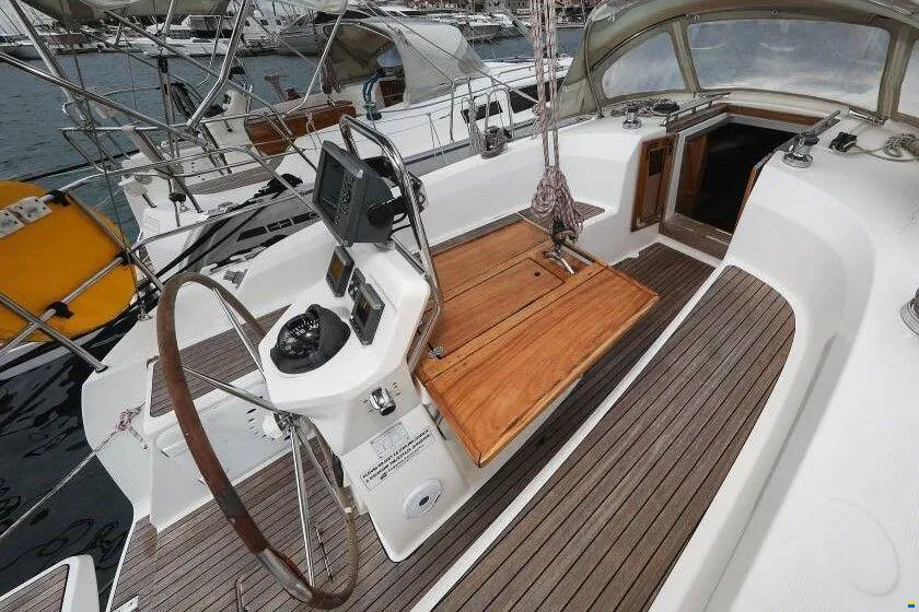 Bavaria Cruiser 32 — photo 15