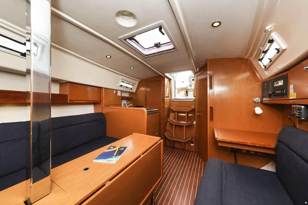 Bavaria Cruiser 32 — photo 16