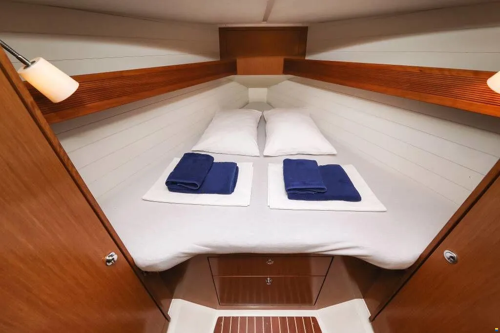Bavaria Cruiser 32 — photo 30