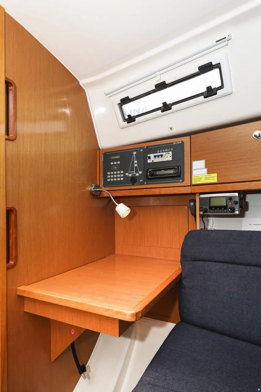 Bavaria Cruiser 32 — photo 35