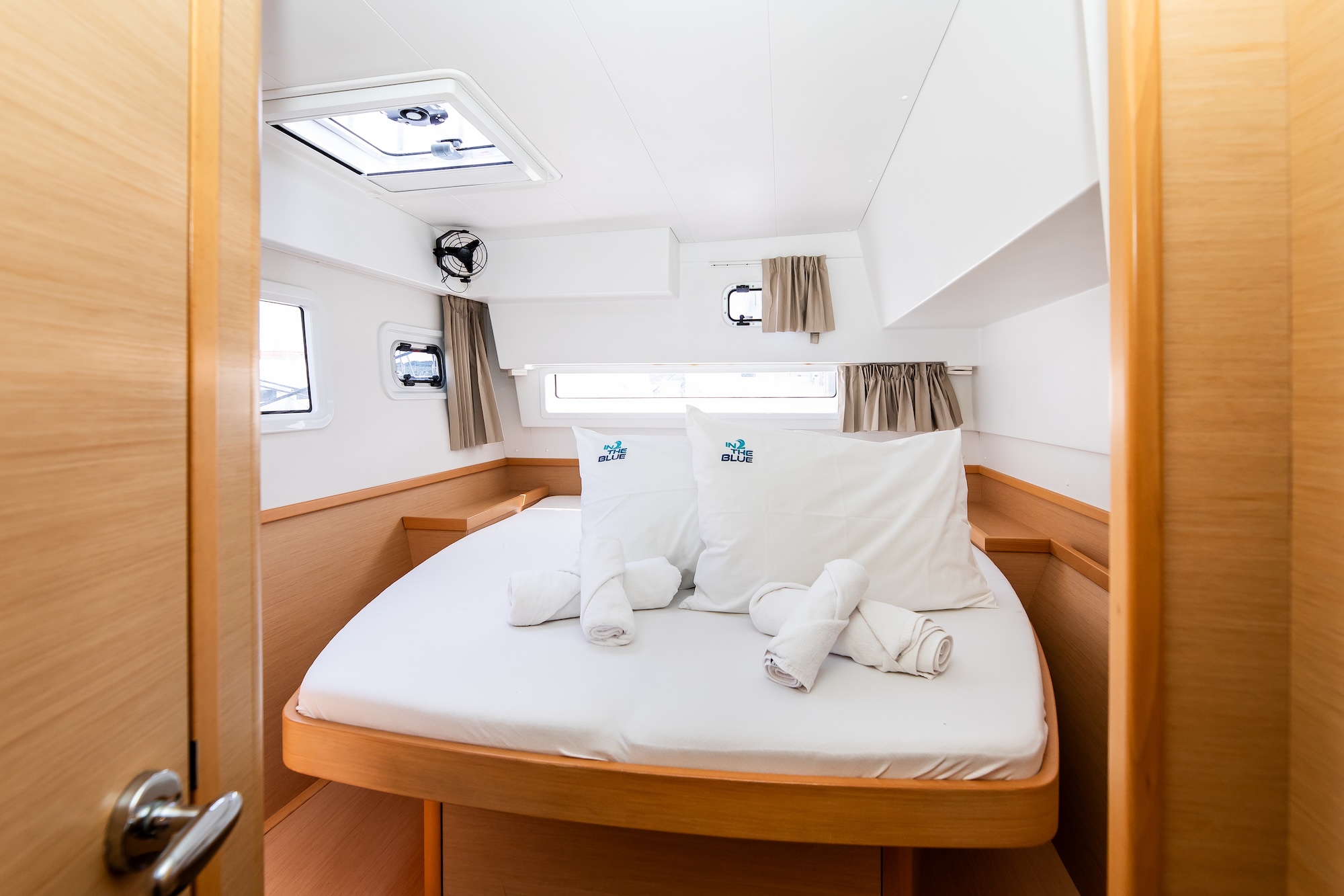 Lagoon 42 - 4 + 2 cab. — photo 18