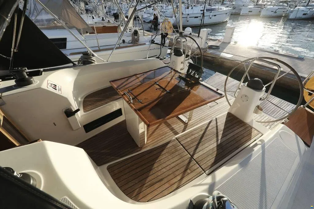 Bavaria Cruiser 40 — photo 6