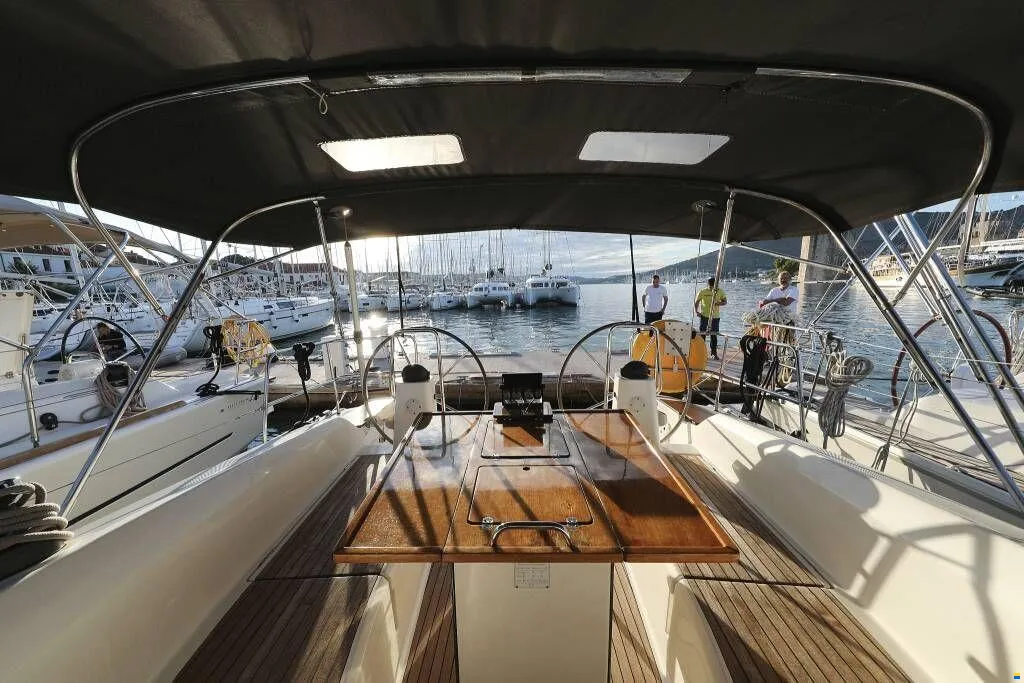 Bavaria Cruiser 40 — photo 9