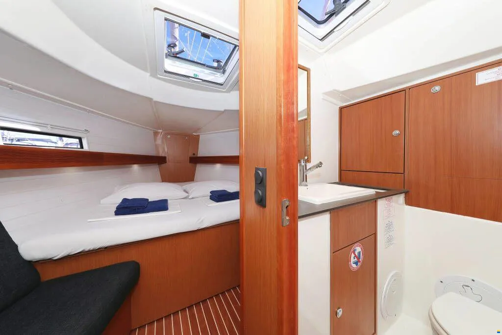 Bavaria Cruiser 40 — photo 26