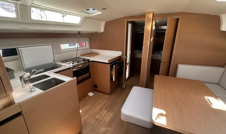 Sun Odyssey 490 - 4 + 1 cab. — photo 4
