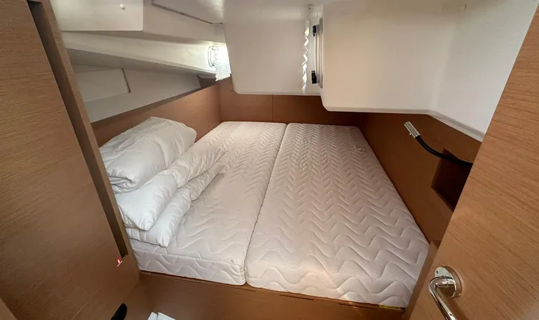 Sun Odyssey 490 - 4 + 1 cab. — photo 6