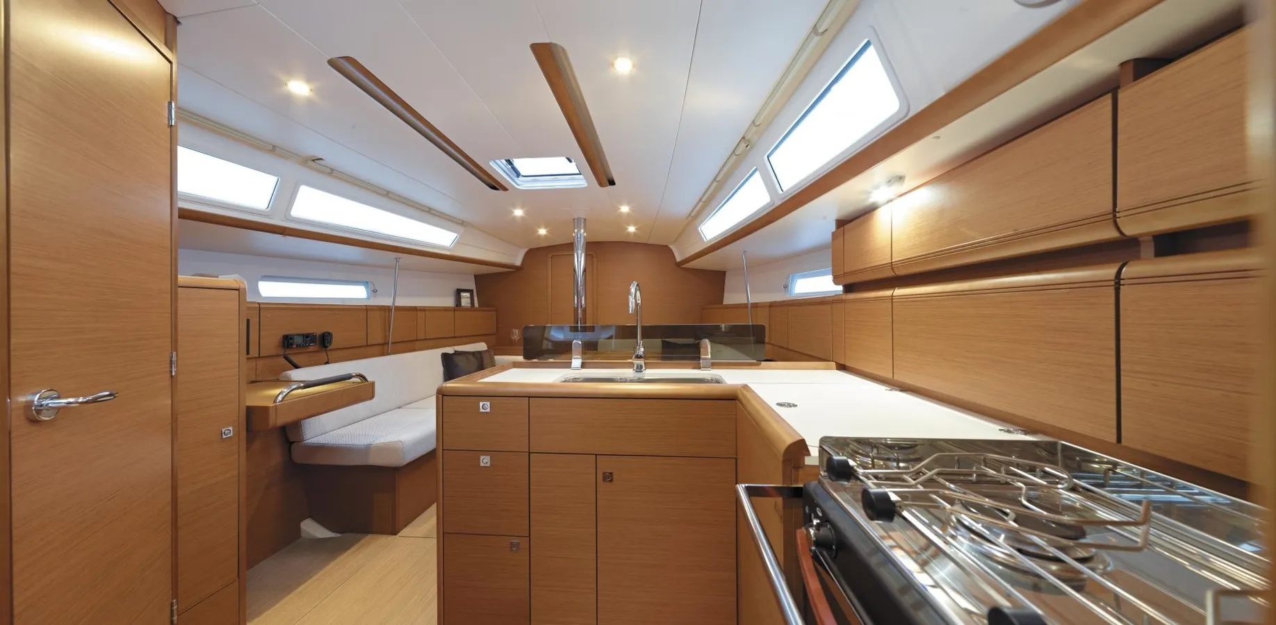 Sun Odyssey 389 — photo 11