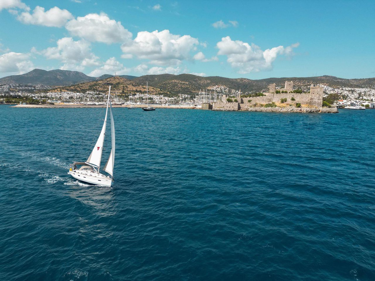 Bavaria Cruiser 40 — photo 8