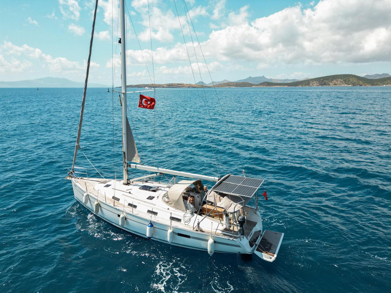 Bavaria Cruiser 40 — photo 11