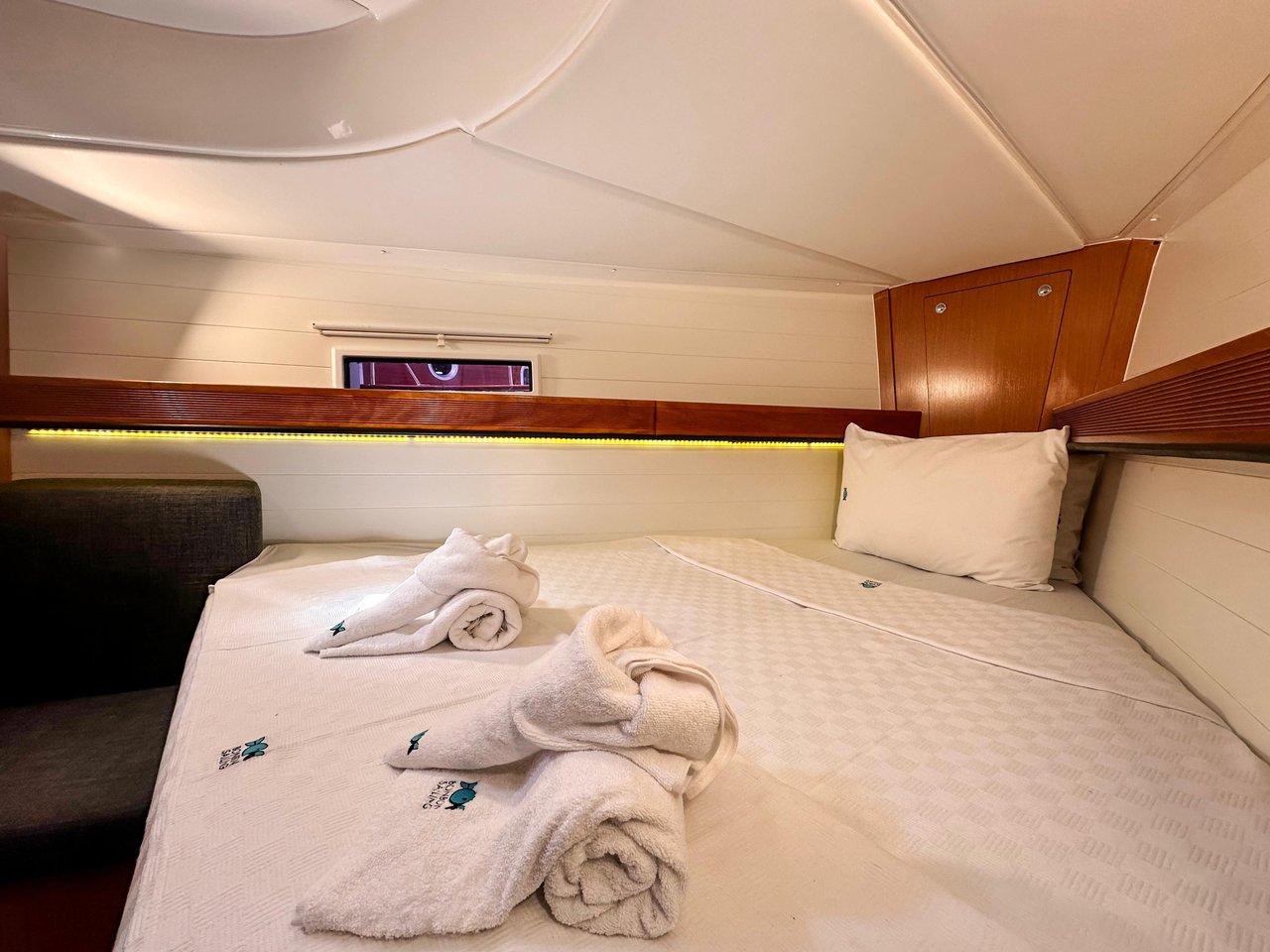 Bavaria Cruiser 40 — photo 19