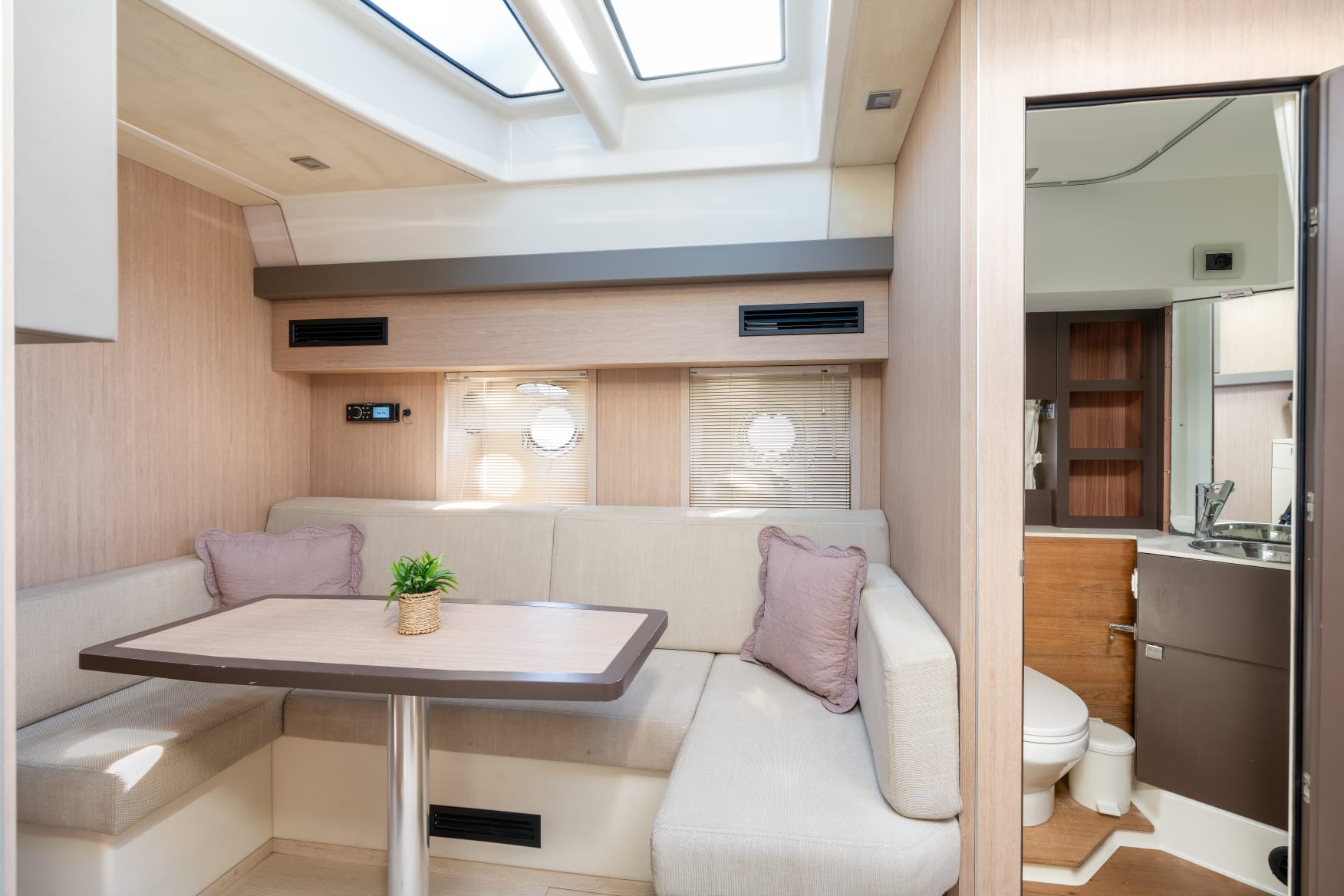Cranchi M44 HT — photo 18