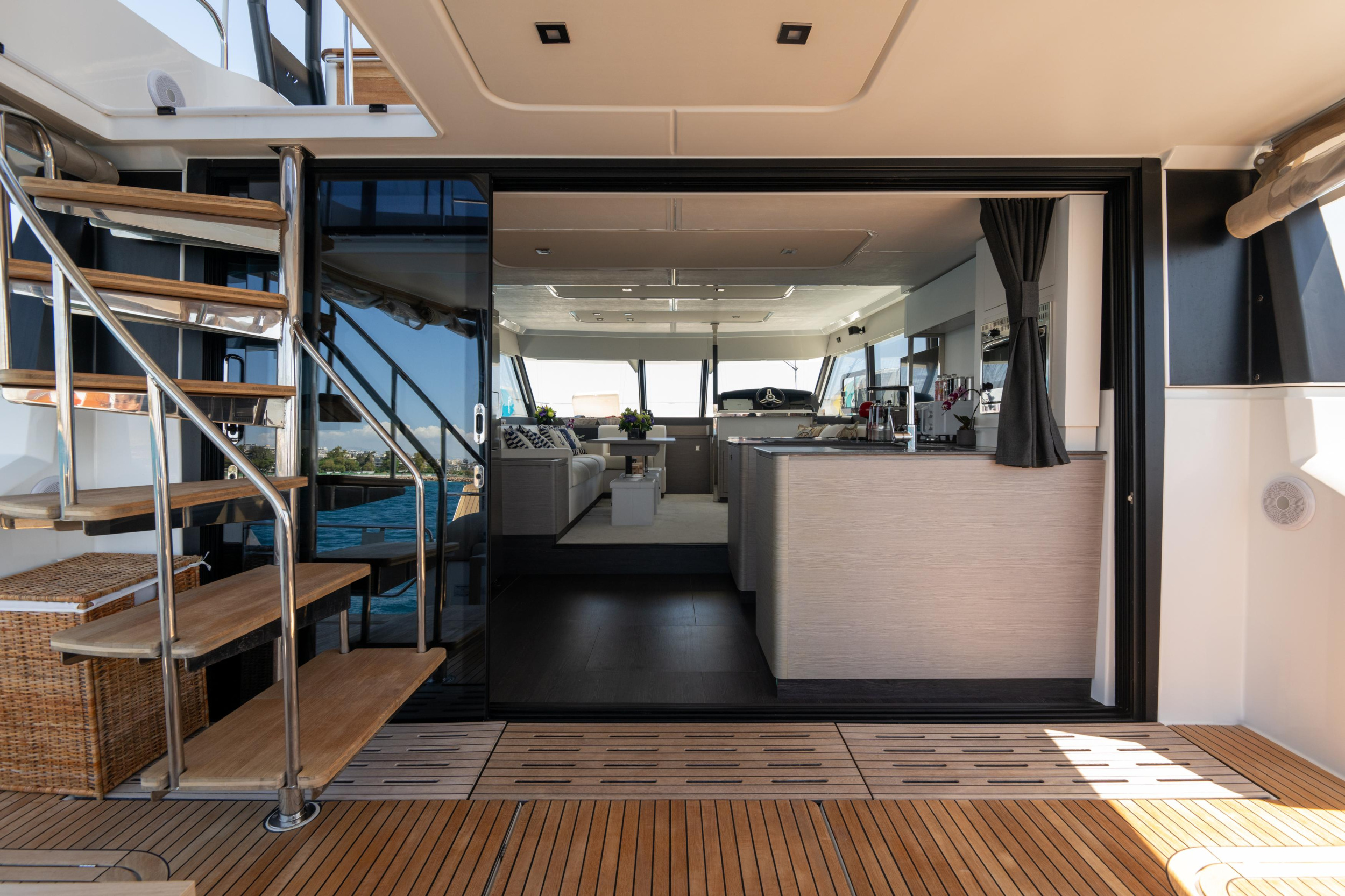 Fountaine Pajot MY6 — photo 9
