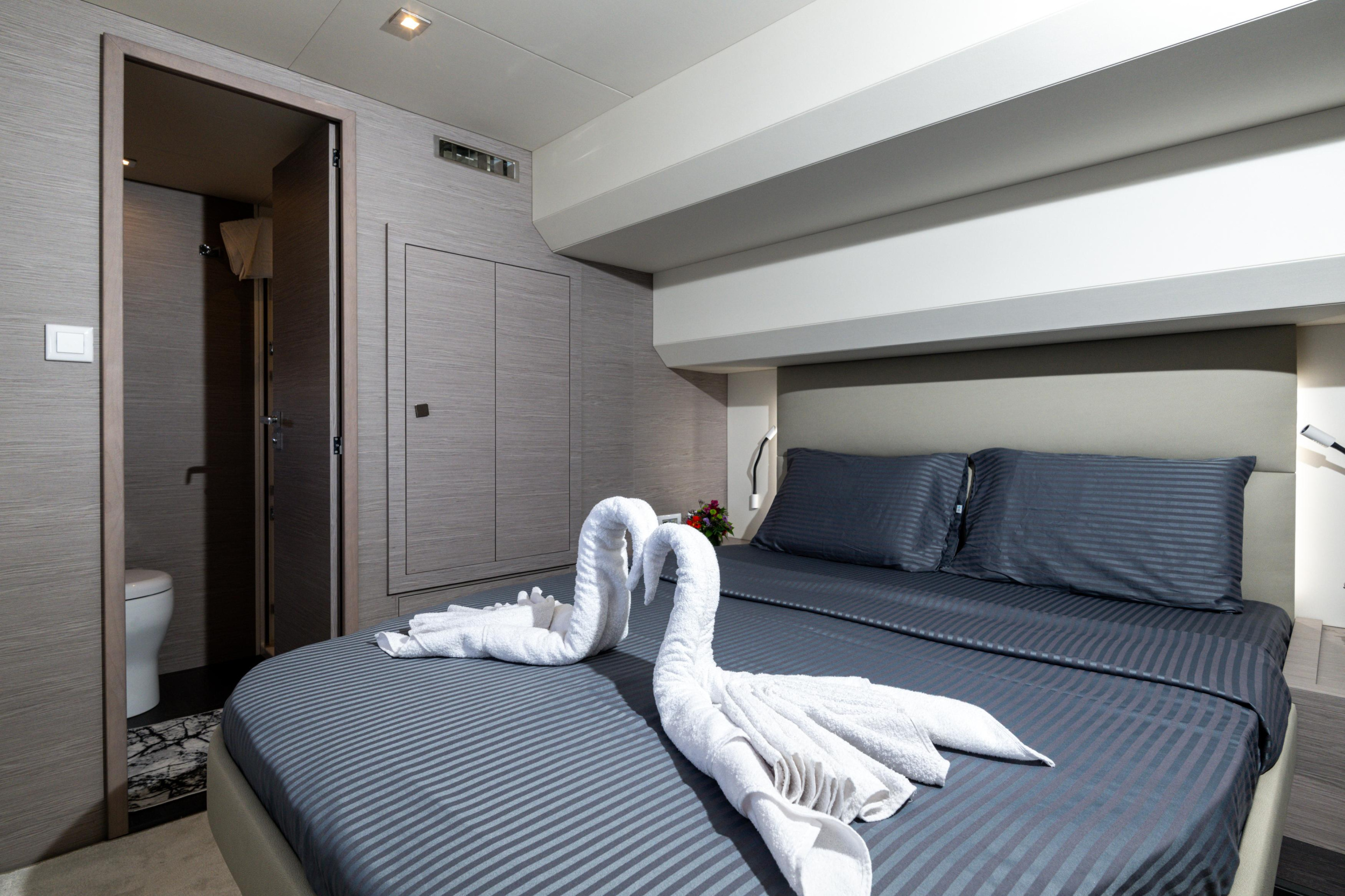 Fountaine Pajot MY6 — photo 18
