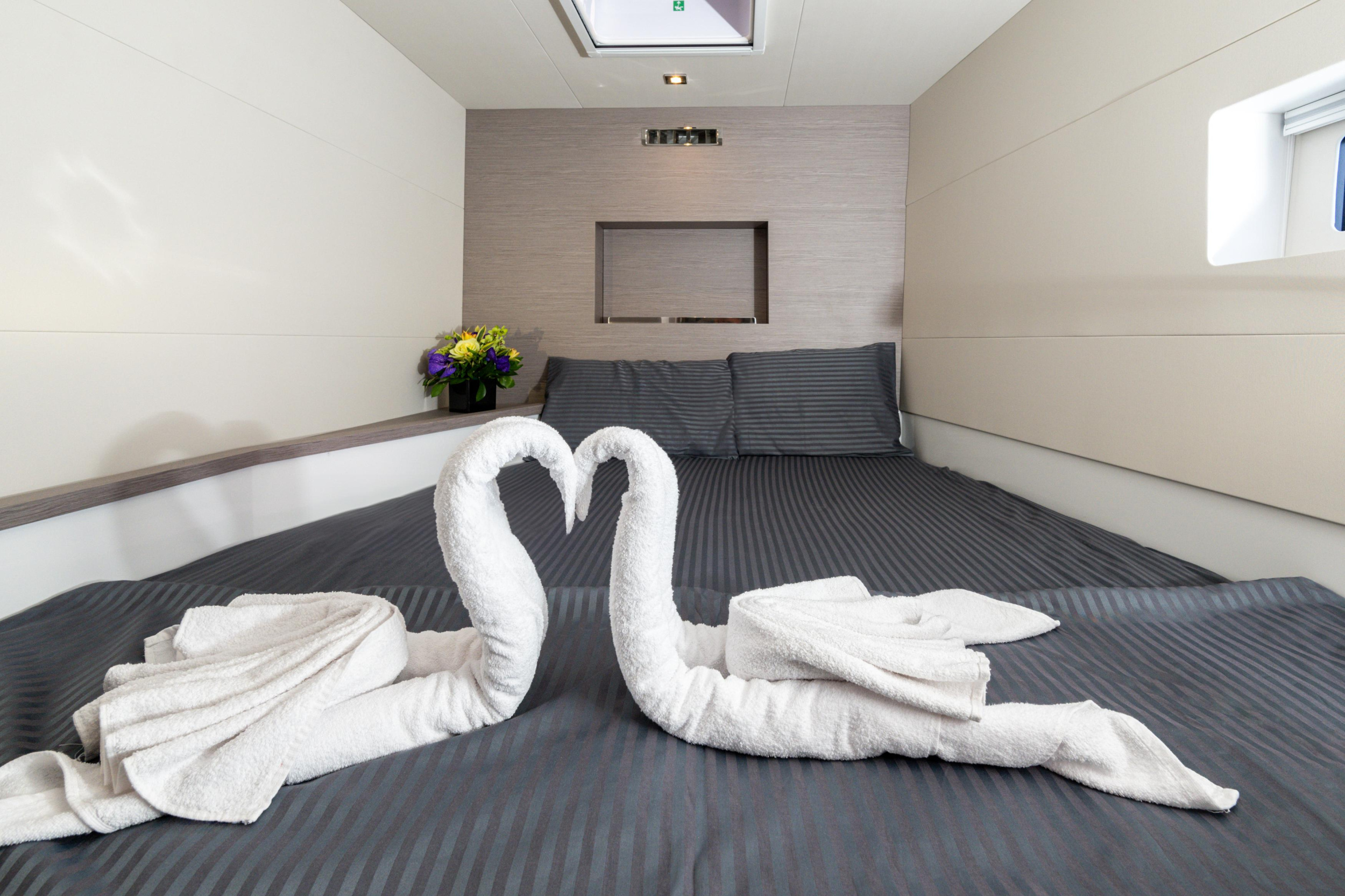 Fountaine Pajot MY6 — photo 19