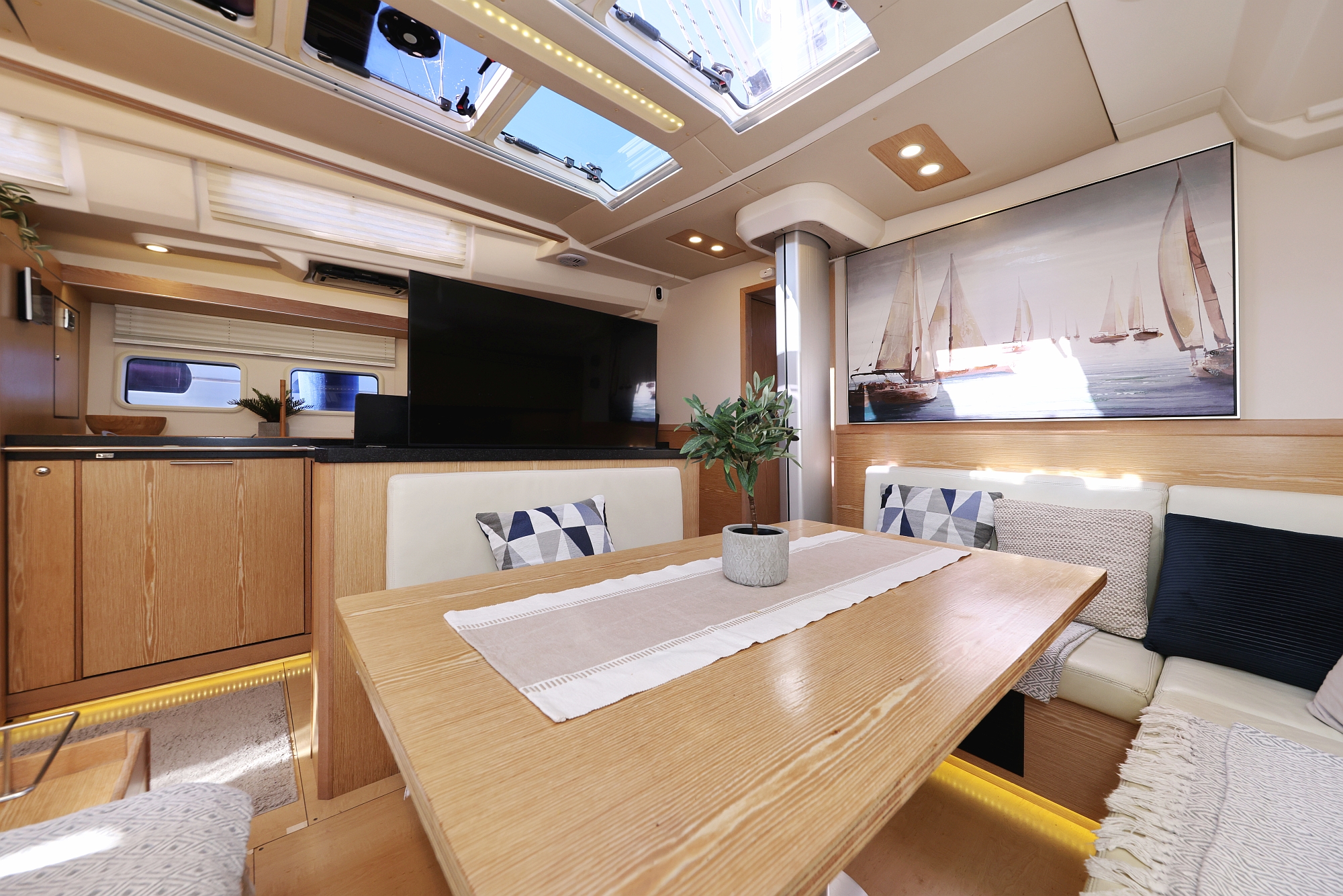Hanse 575 - 5 + 1 cab. — photo 21