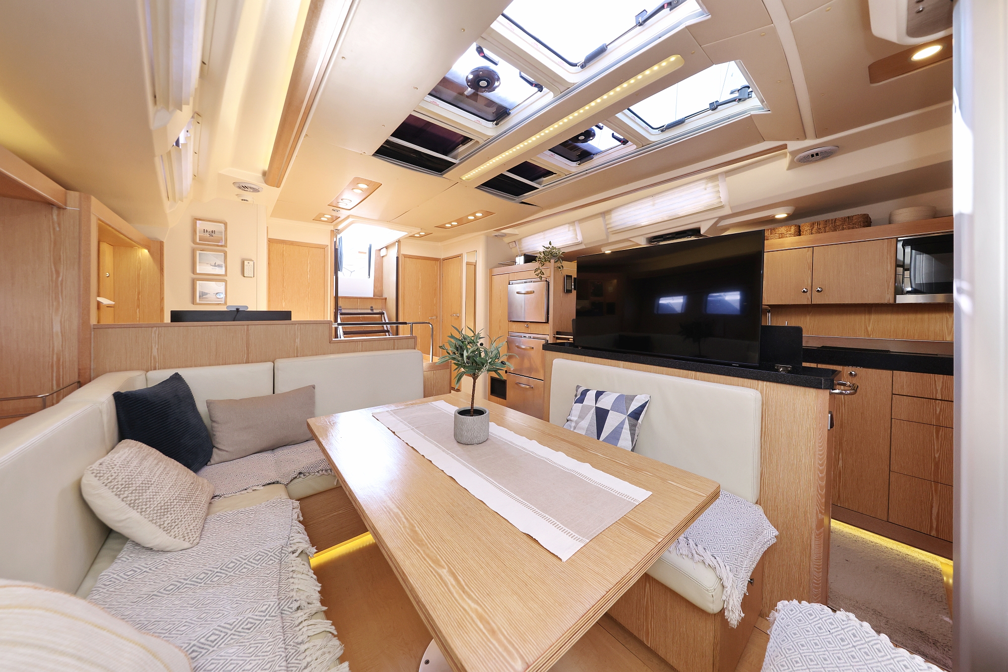 Hanse 575 - 5 + 1 cab. — photo 22
