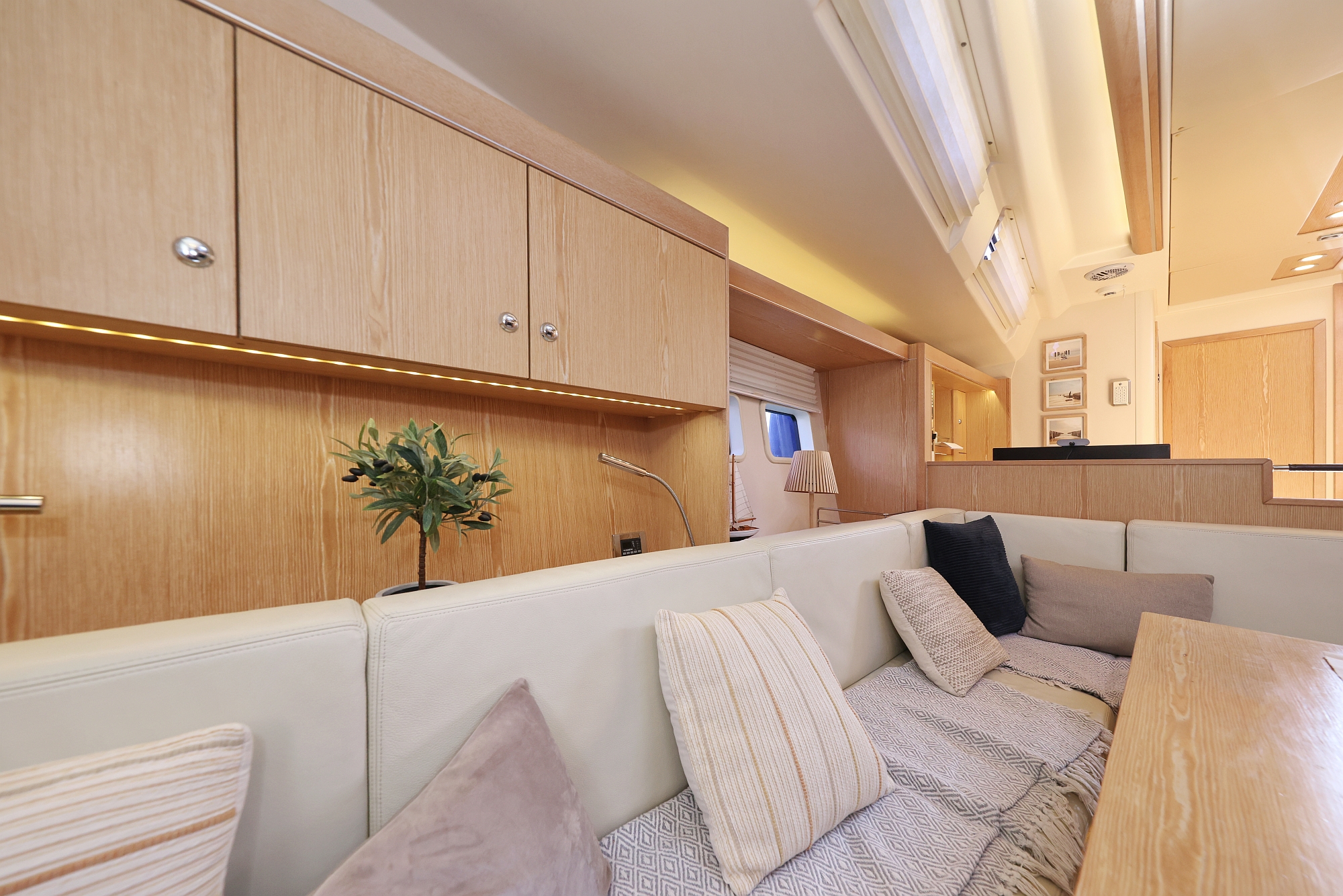 Hanse 575 - 5 + 1 cab. — photo 24