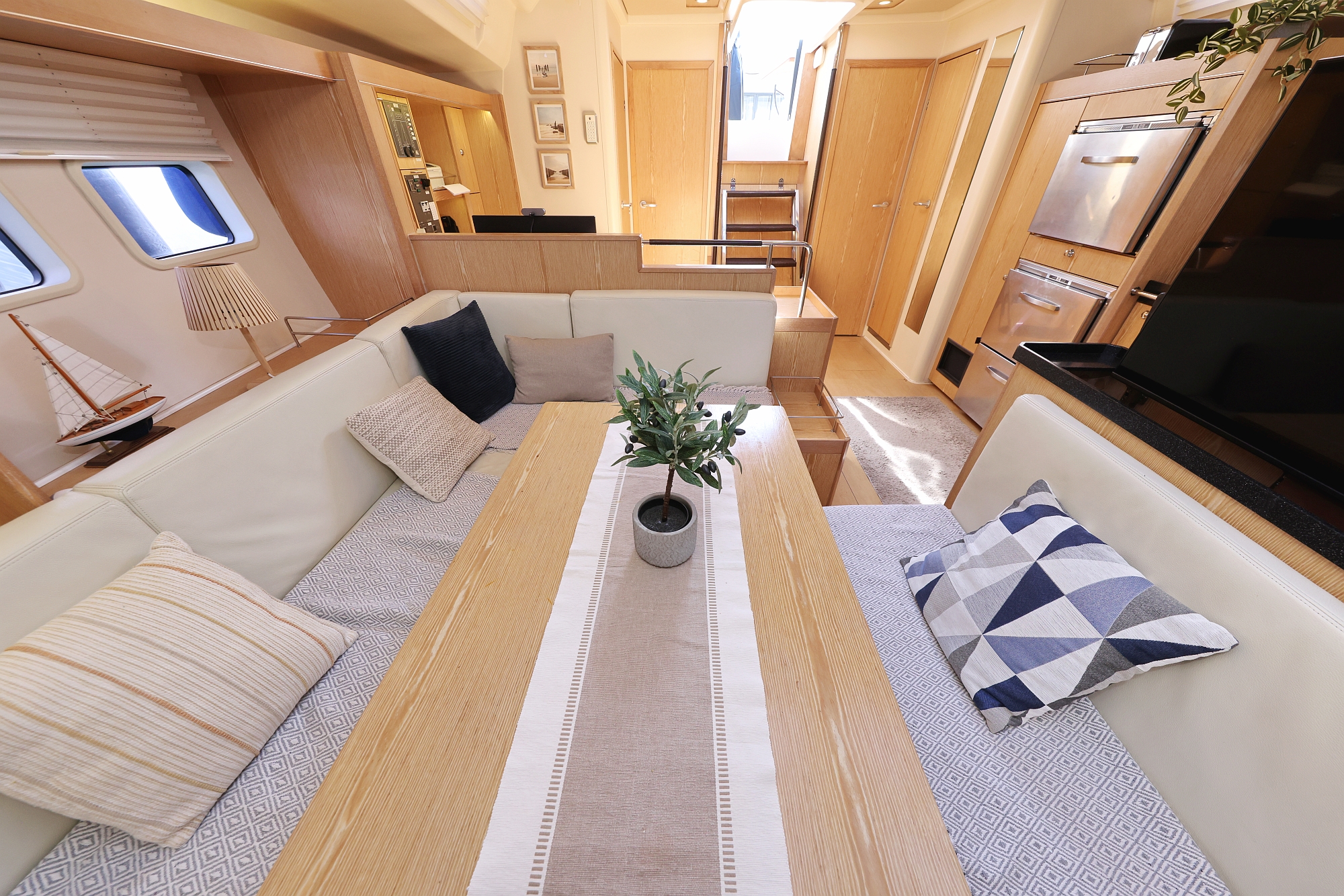 Hanse 575 - 5 + 1 cab. — photo 25