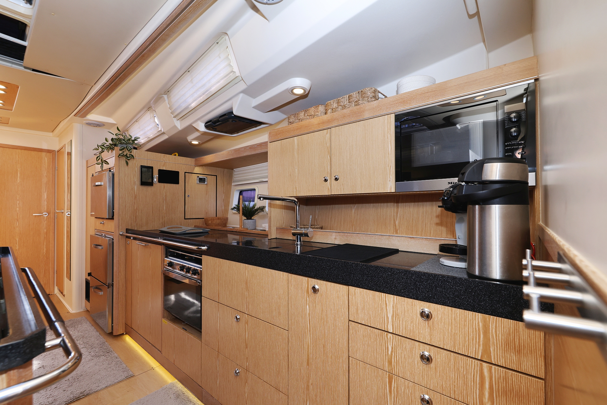 Hanse 575 - 5 + 1 cab. — photo 33