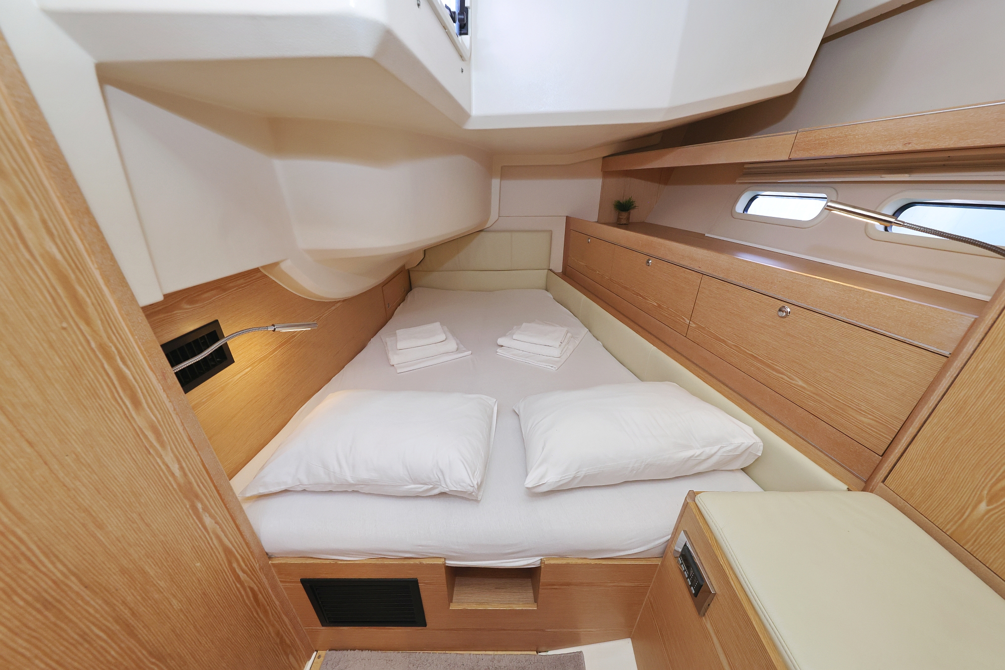 Hanse 575 - 5 + 1 cab. — photo 42