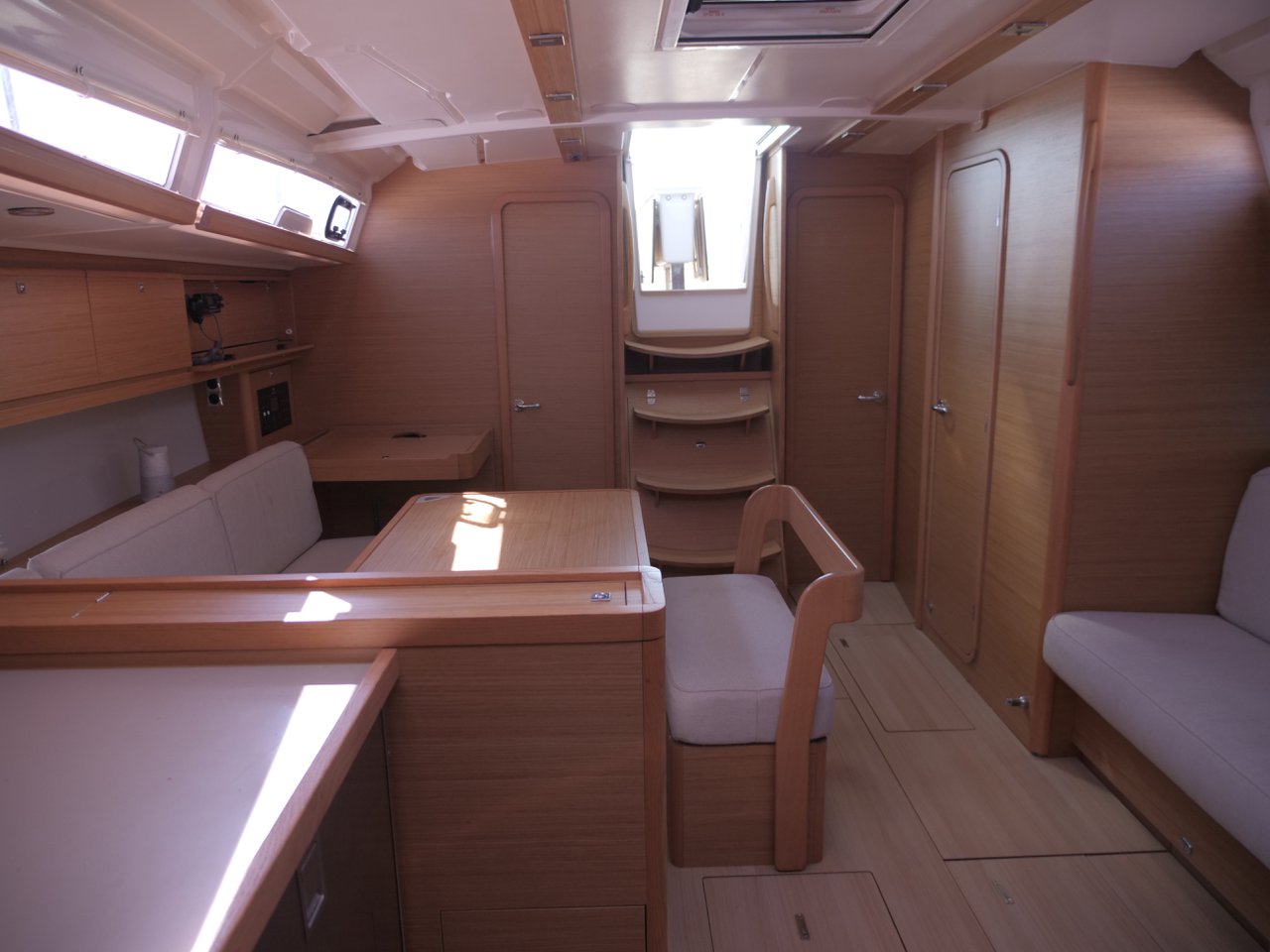 Dufour 430 - 3 cab. — photo 7
