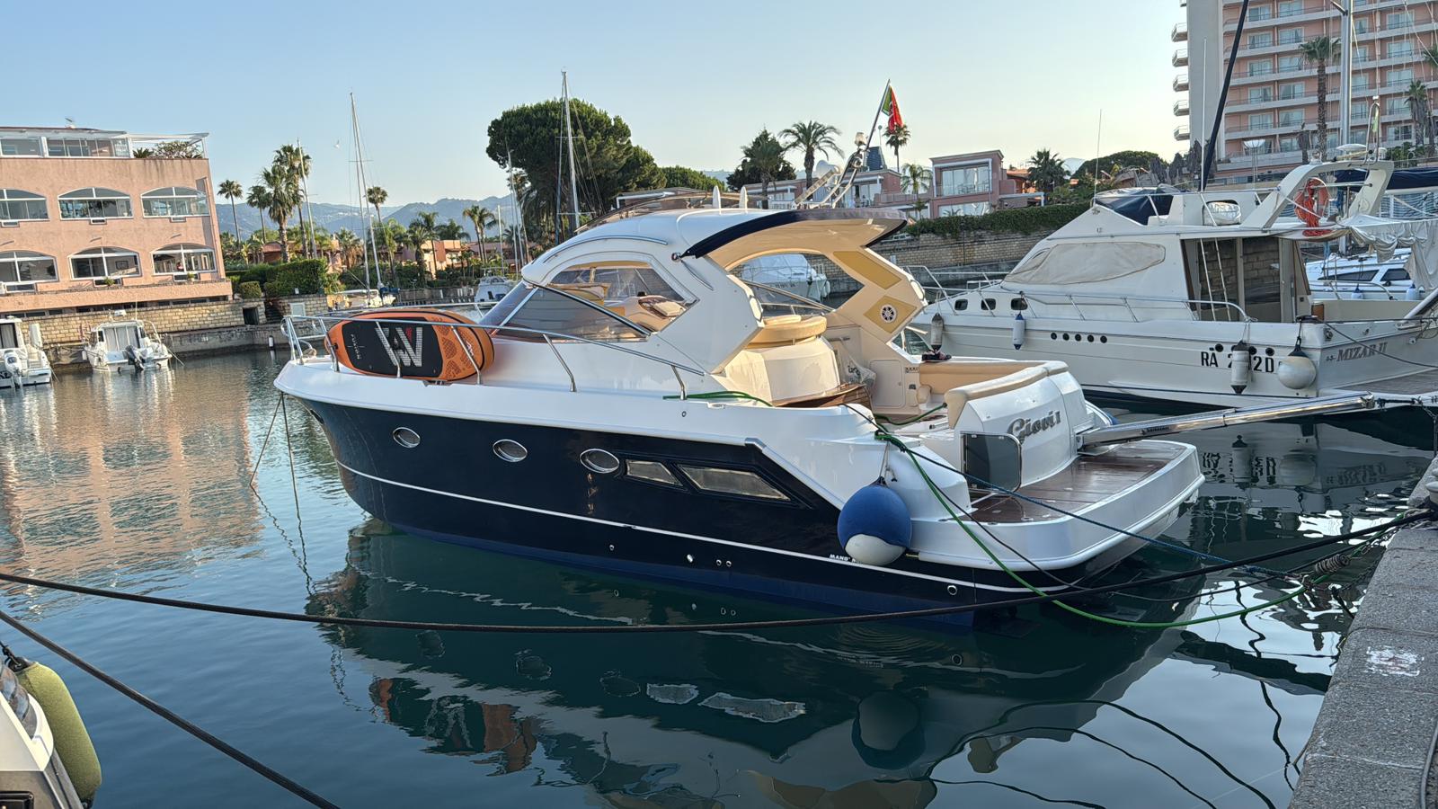 Mano Marine 35 HT — photo 2