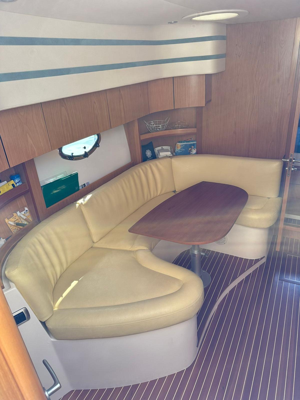 Mano Marine 35 HT — photo 12