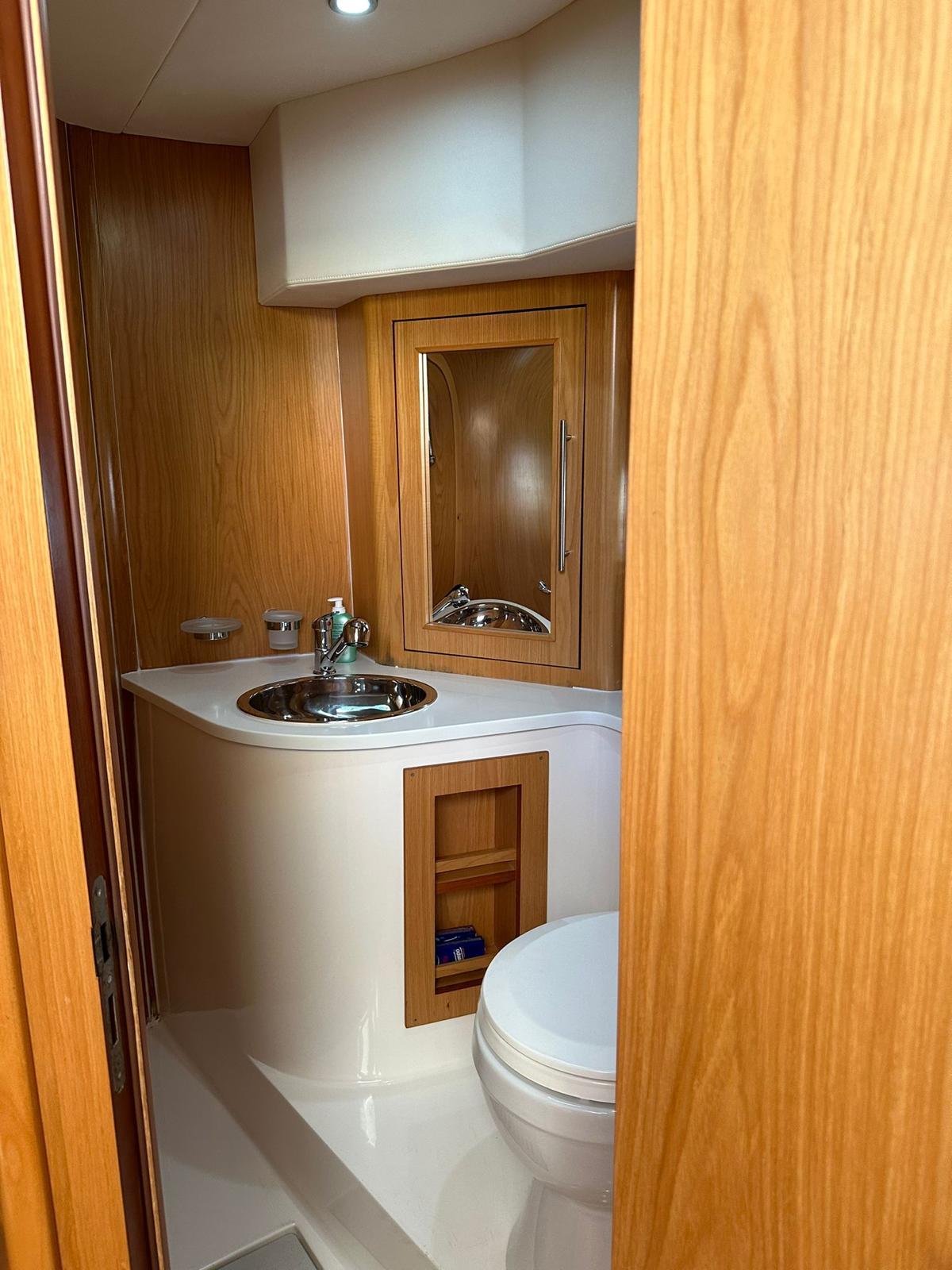 Mano Marine 35 HT — photo 13