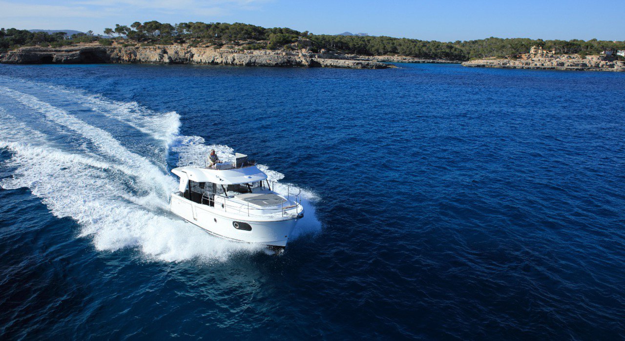 Swift Trawler 30 Fly — photo 4