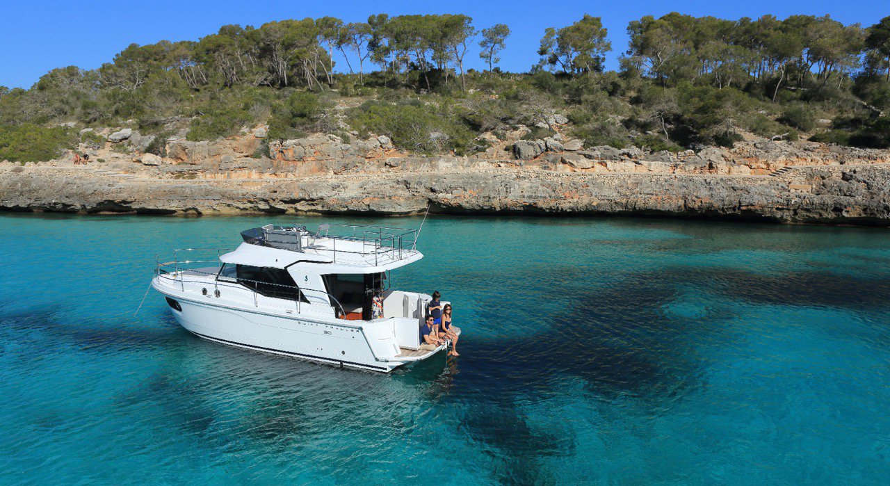 Swift Trawler 30 Fly — photo 11