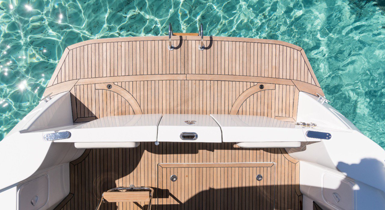 Swift Trawler 30 Fly — photo 12