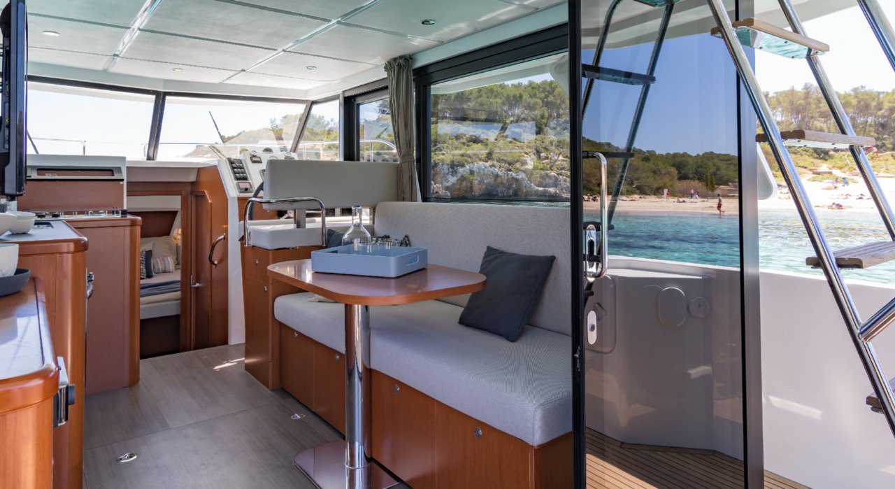 Swift Trawler 30 Fly — photo 13