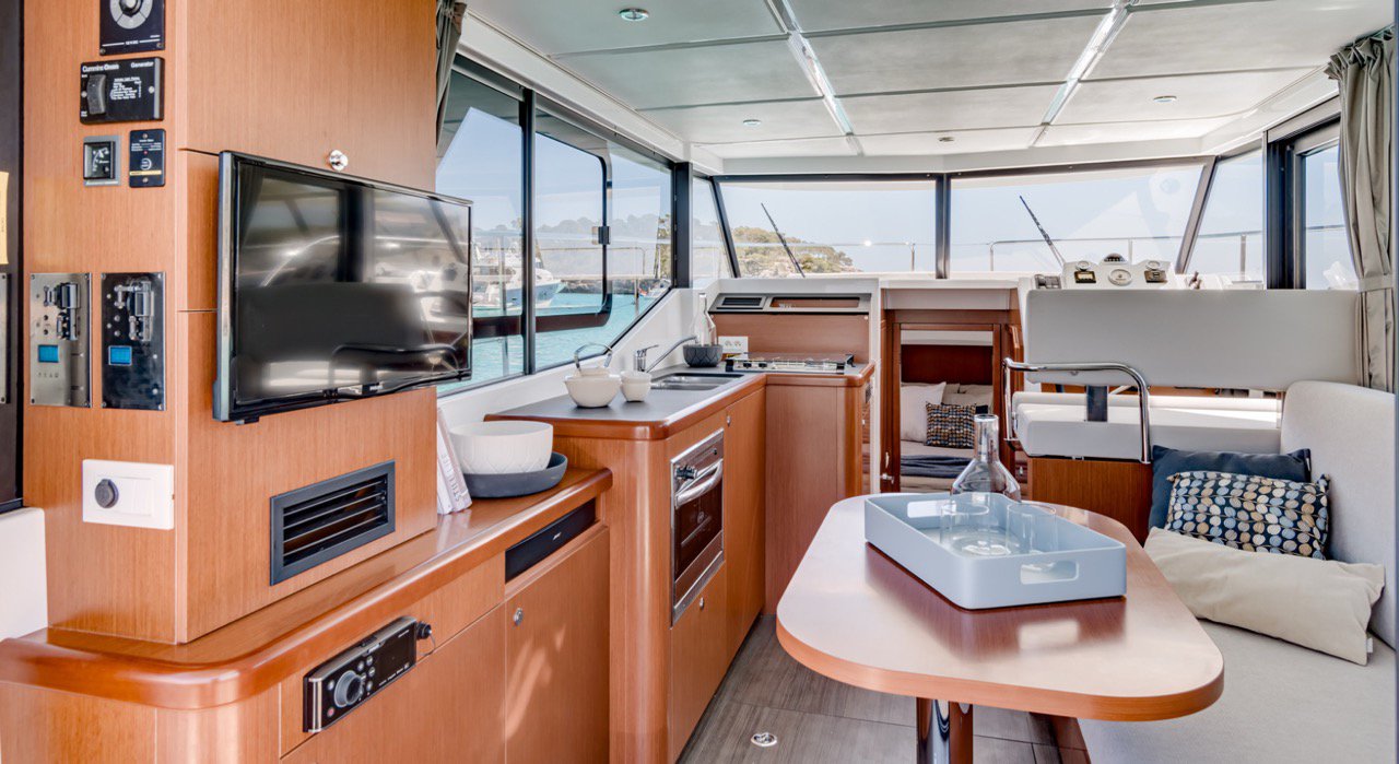 Swift Trawler 30 Fly — photo 14