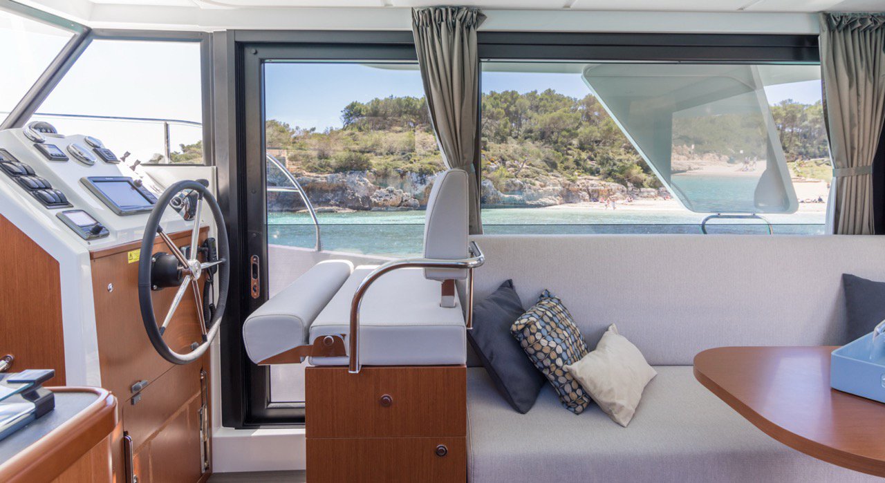 Swift Trawler 30 Fly — photo 16