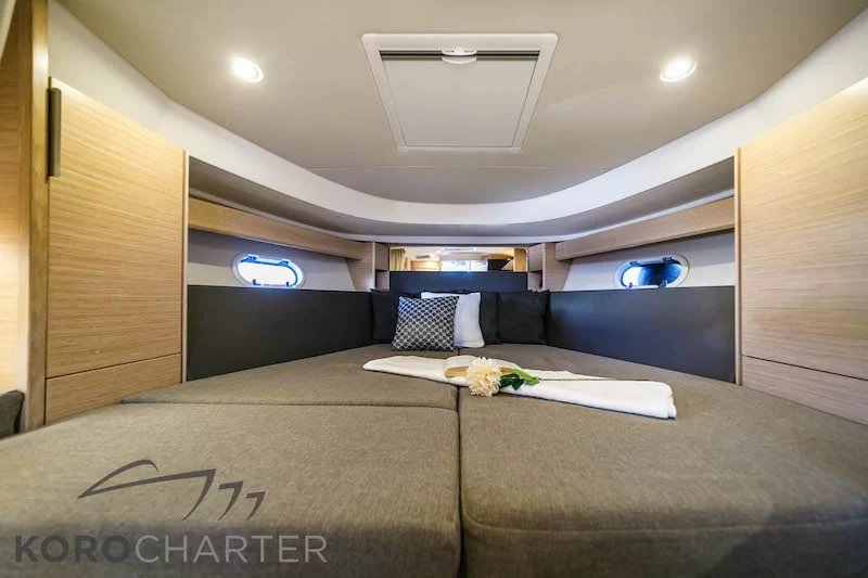 Bavaria 33 Sport HT — photo 24