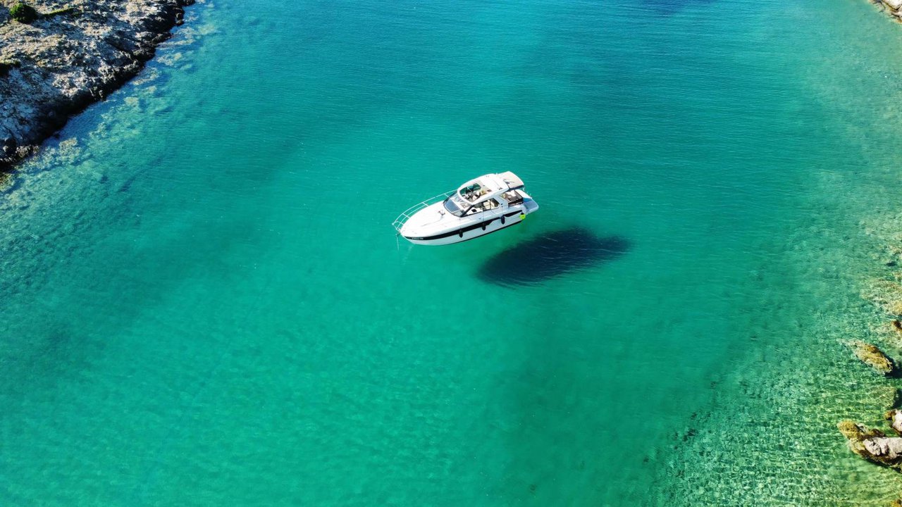 Bavaria 33 Sport HT — photo 8