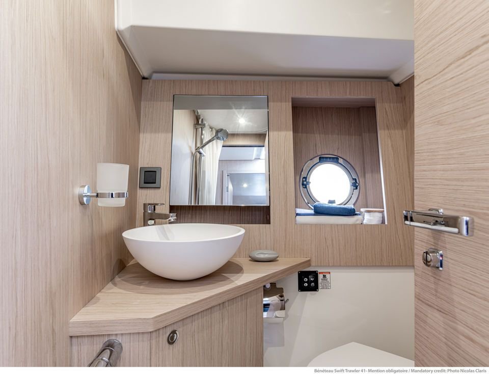 Swift Trawler 41 Fly — photo 23