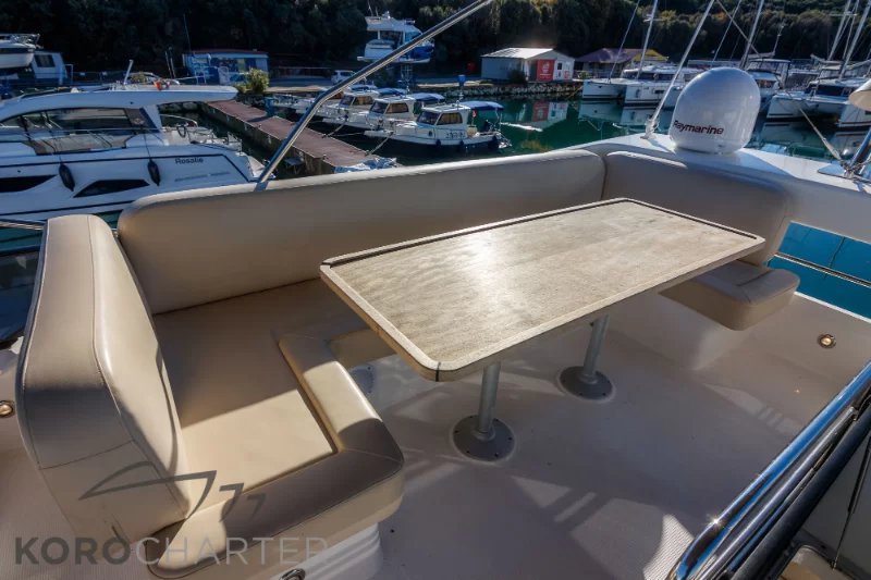 Bavaria Virtess 420 Fly — photo 11
