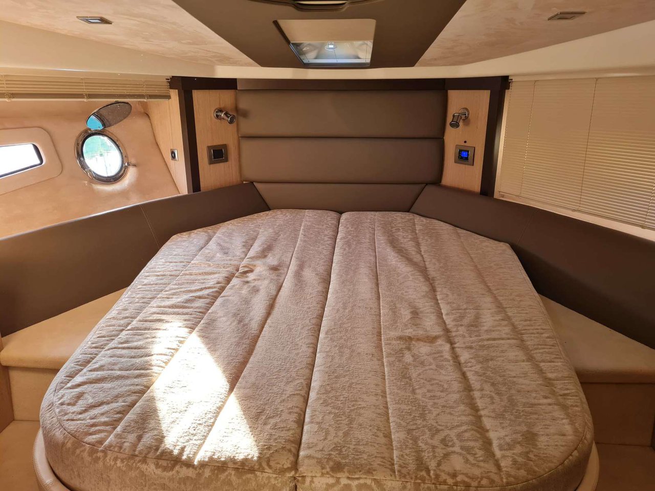 Cranchi M44 HT — photo 10